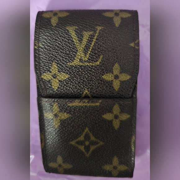 Louis Vuitton Monogram Case in Great Condition - Picture 14 of 15